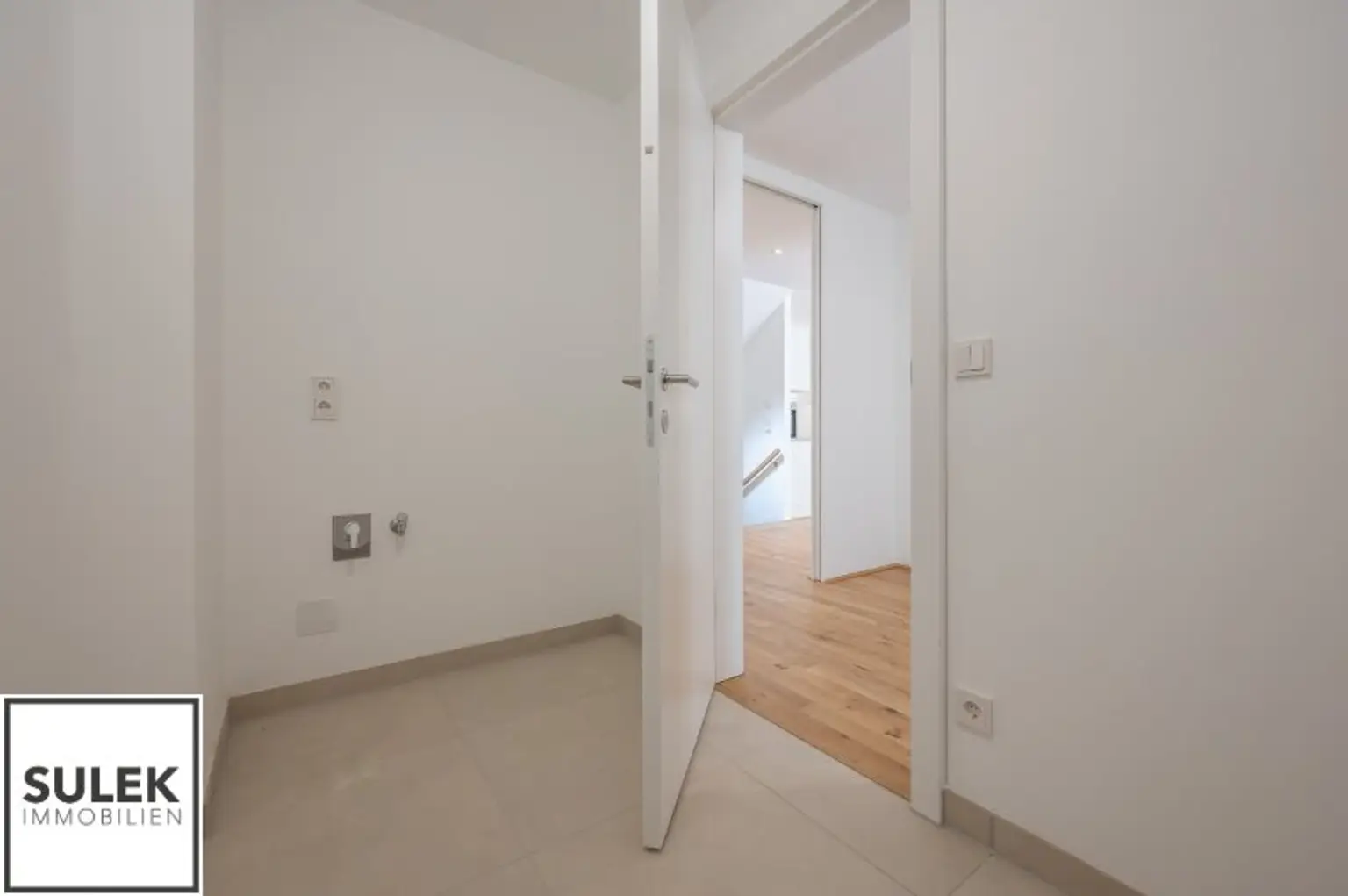 ERSTBEZUG-Townhouse: Exklusives 4-Zimmer-Townhouse mit 2 Terrassen & Tiefgaragen-Option - ab sofort