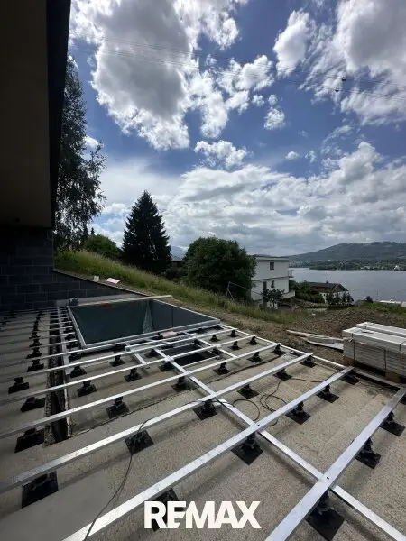 Terrasse und Pool