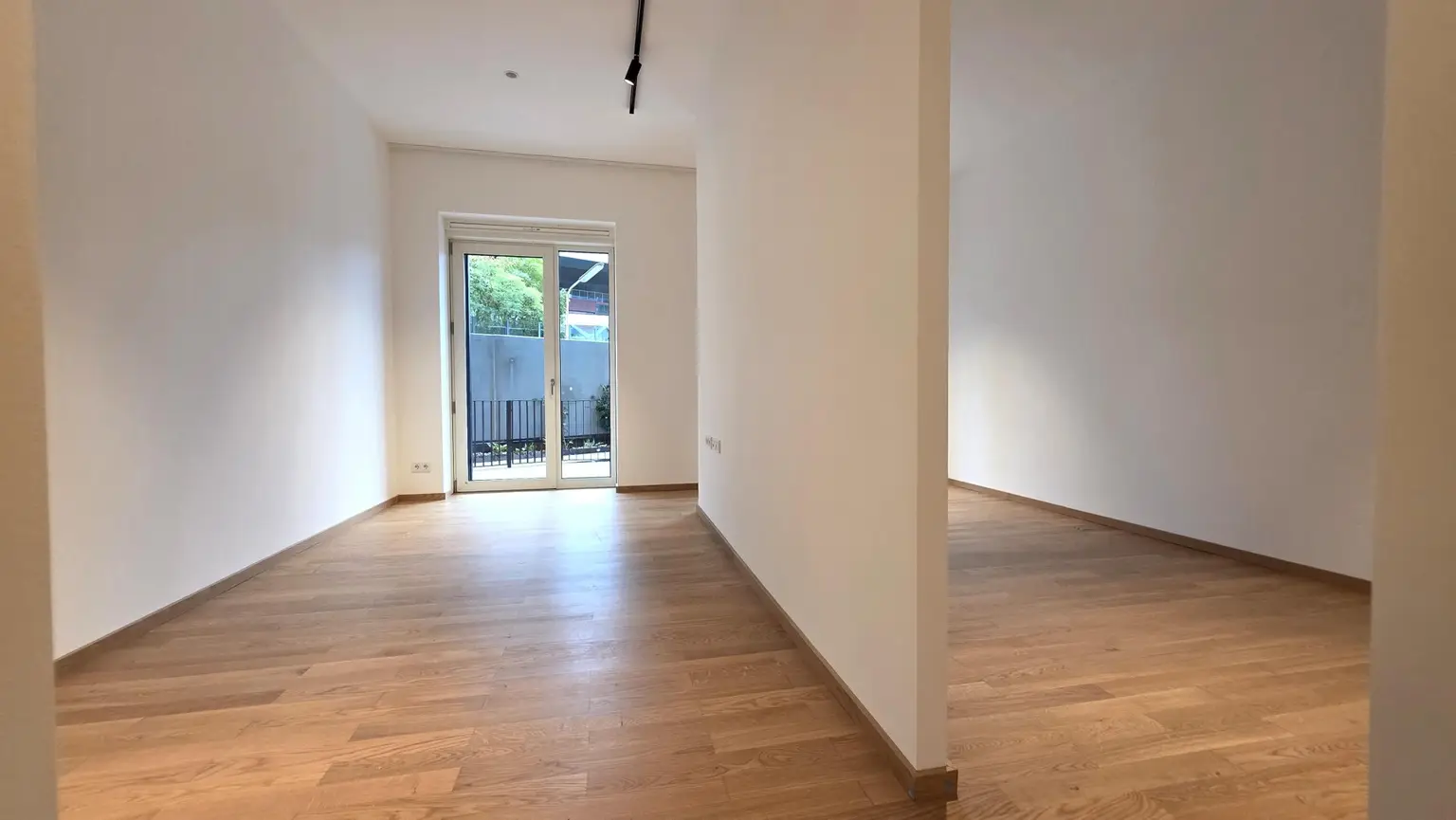 DC-FLATS: High-End-Apartment next UNO-City!! ERSTBEZUG!!