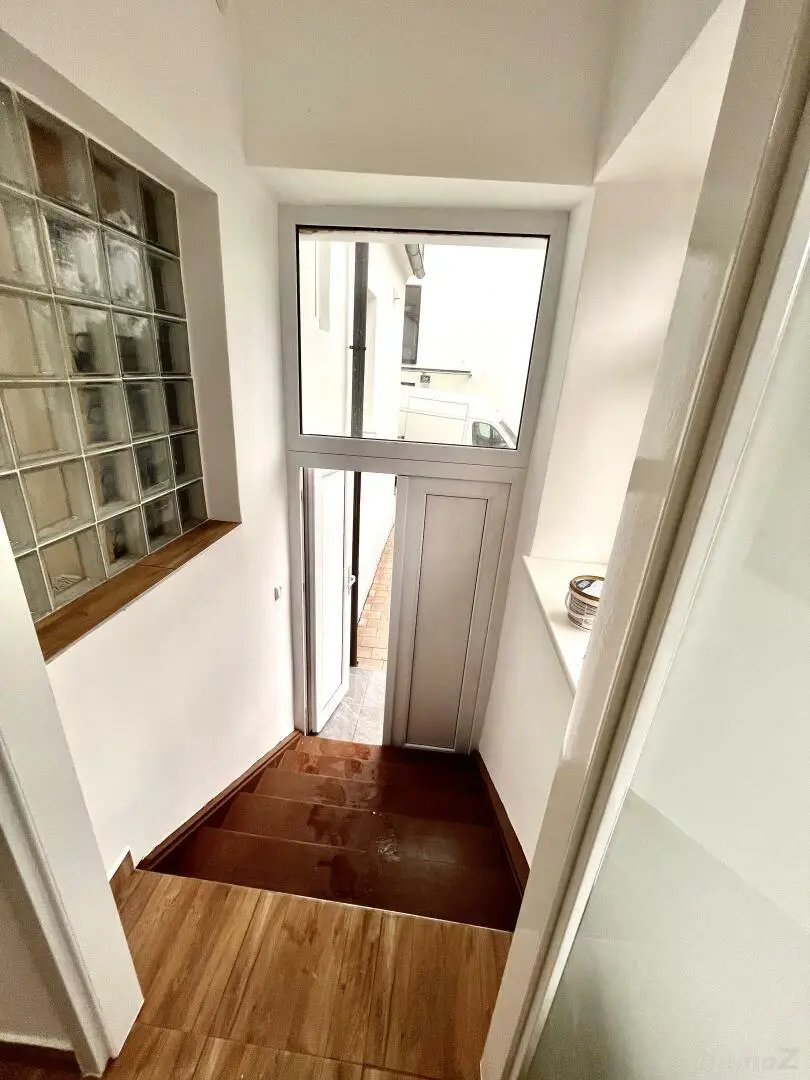 Erstbezug nach Generalsanierung: 2 Raum Wohnung im EG mit Terrasse,