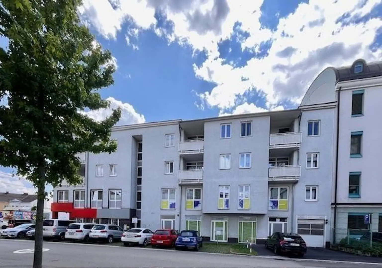 Geräumige 2-Zimmer-Wohnung mit Loggia - verfügbar ab September 2025