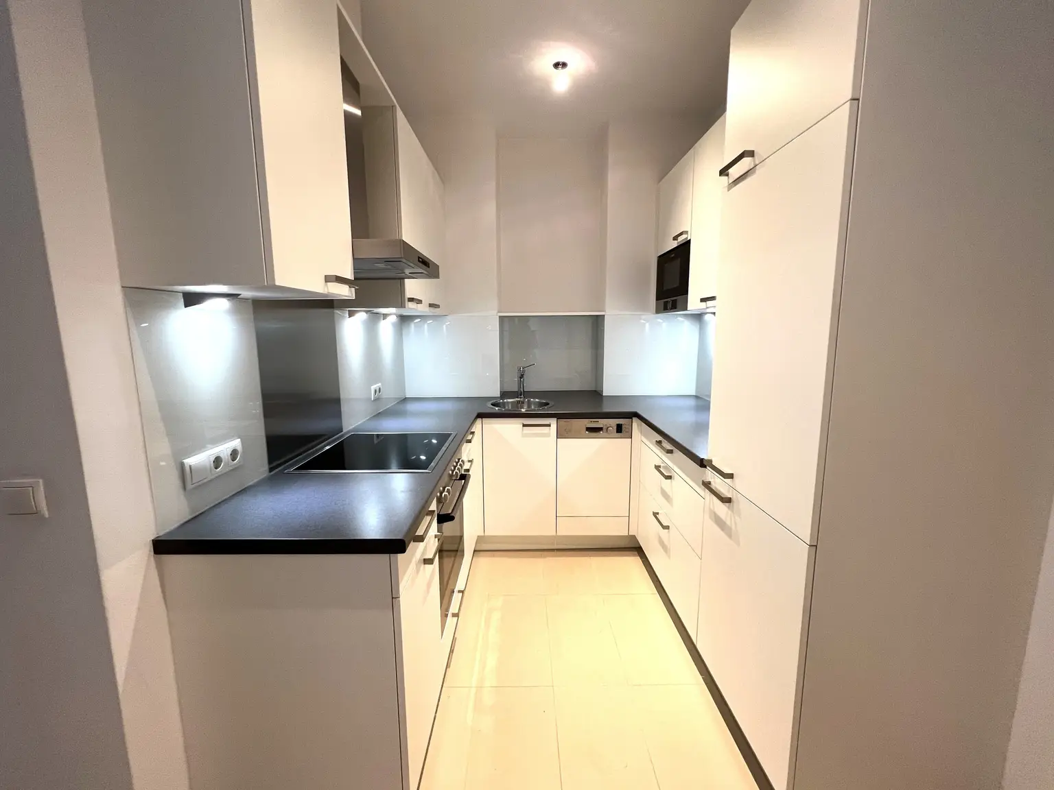 Charmante Altbauwohnung im Herzen Wiens / Charming apartment in an old-style building in the heart of Vienna