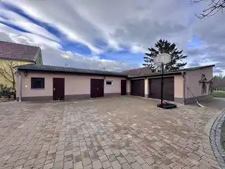 Garage + Nebengebäude
