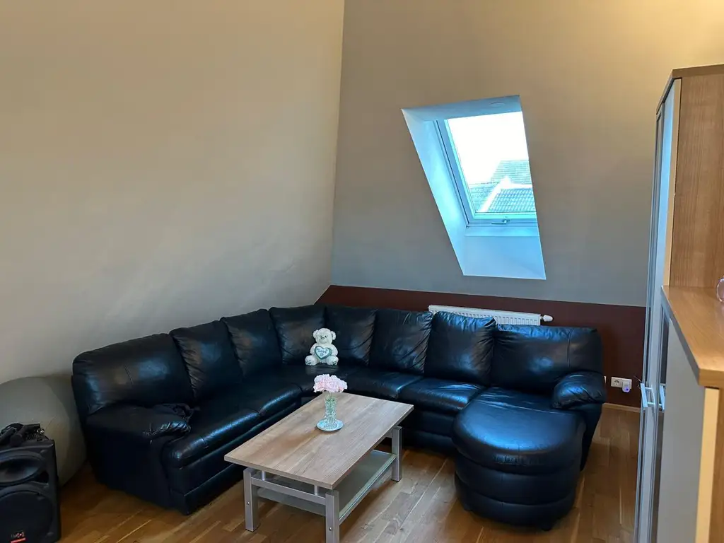 "Wohnen mit Pool & Terrasse!"