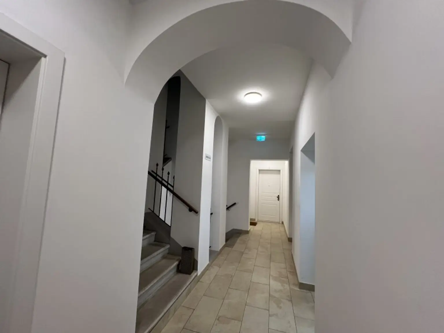 MODERNES DESIGN VOLLMÖBLIERT TRIFFT ALTBAU
