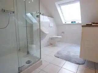 Badezimmer im Dachgeschoss