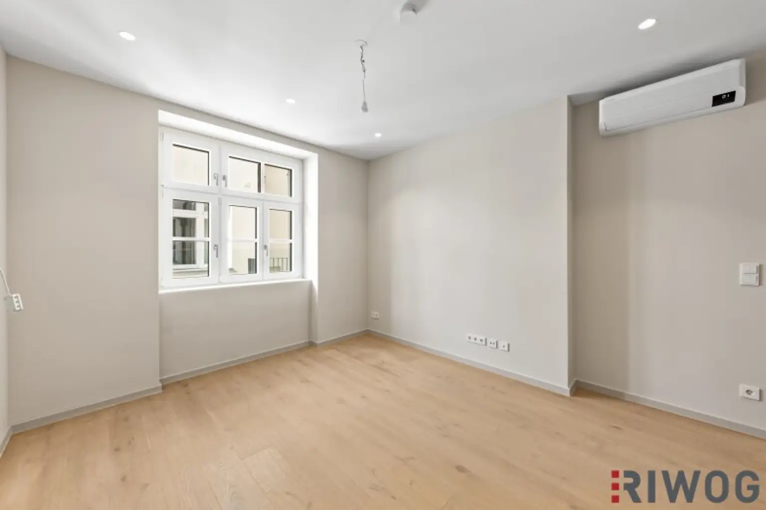 **Architekten Wohnung mit Luxus Ausstattung und Balkon** in Art Deco Fabrik