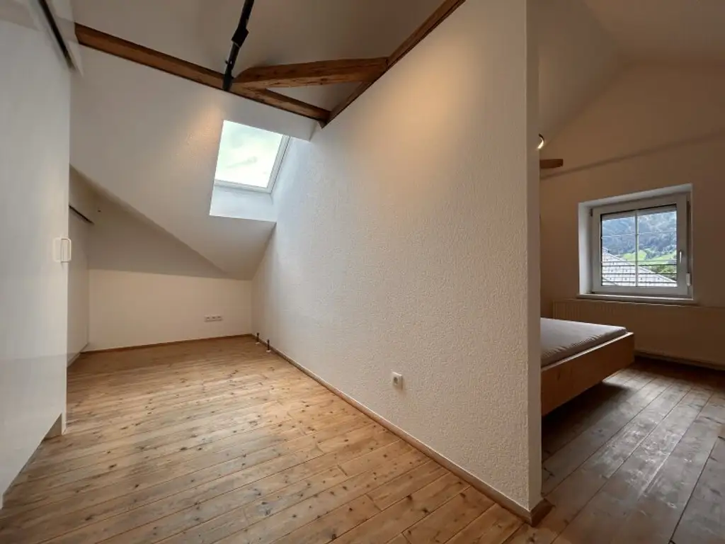 Renovierte Dachgeschosswohnung mit Altbauflair in Jenbach