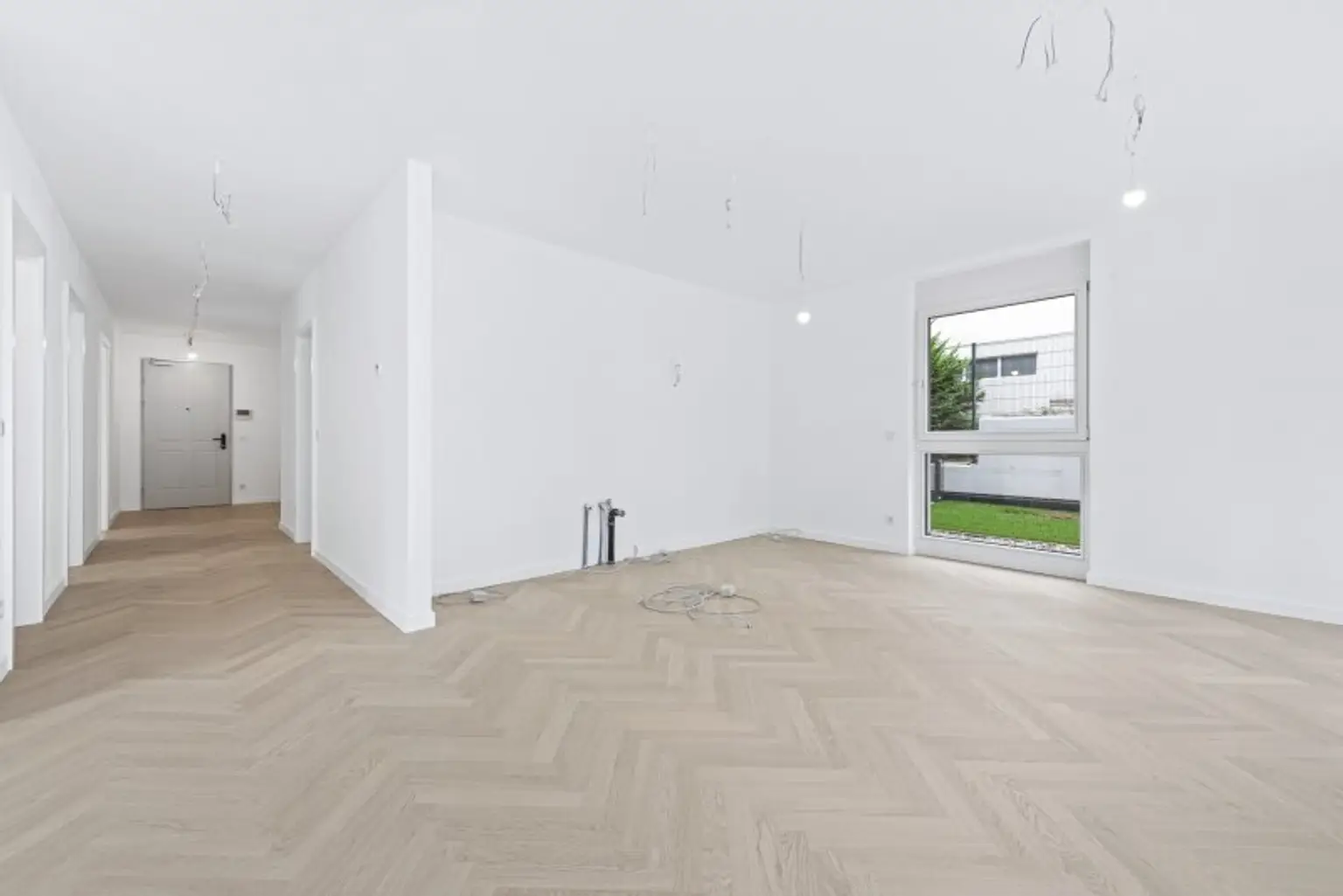 EXKLUSIVE GARTENWOHNUNG IN HIETZING MIT SALZWASSER-POOL UND SAUNA