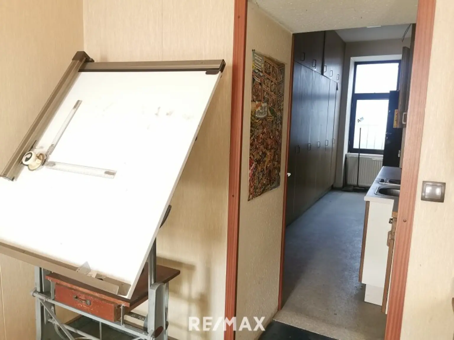 Blick zur Küche, sehr viel Stauraum