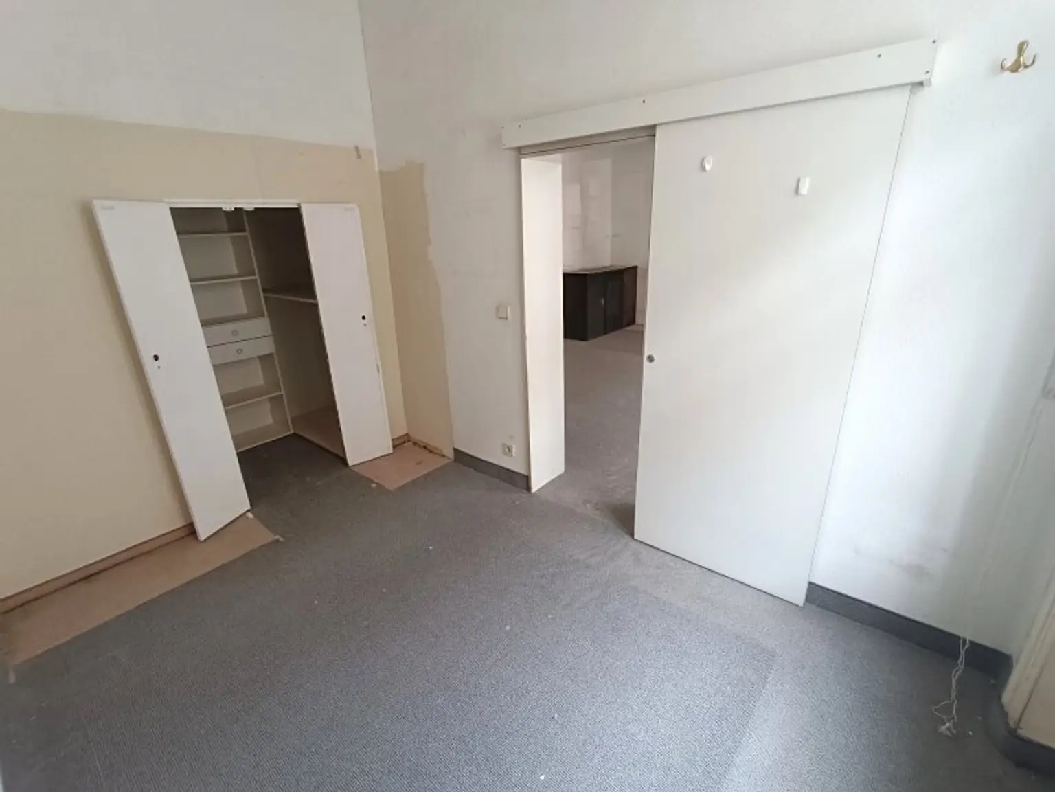 Großzügige 2,5-Zimmer Wohnung im 9. Bezirk mit viel Potential! Nähe U4 Friedensbrücke!
