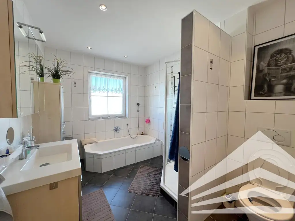 Großzügiges Eckreihenhaus mit Garten & Pool in toller Siedlungslage! 360° Rundgang online!