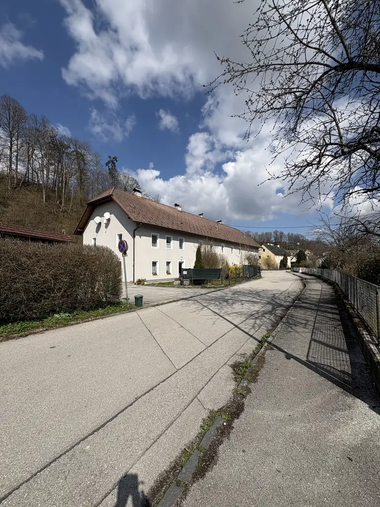 Gemütliche 3 Zimmerwohnung mit Balkon und Gartenbenutzung in Kremsmünster