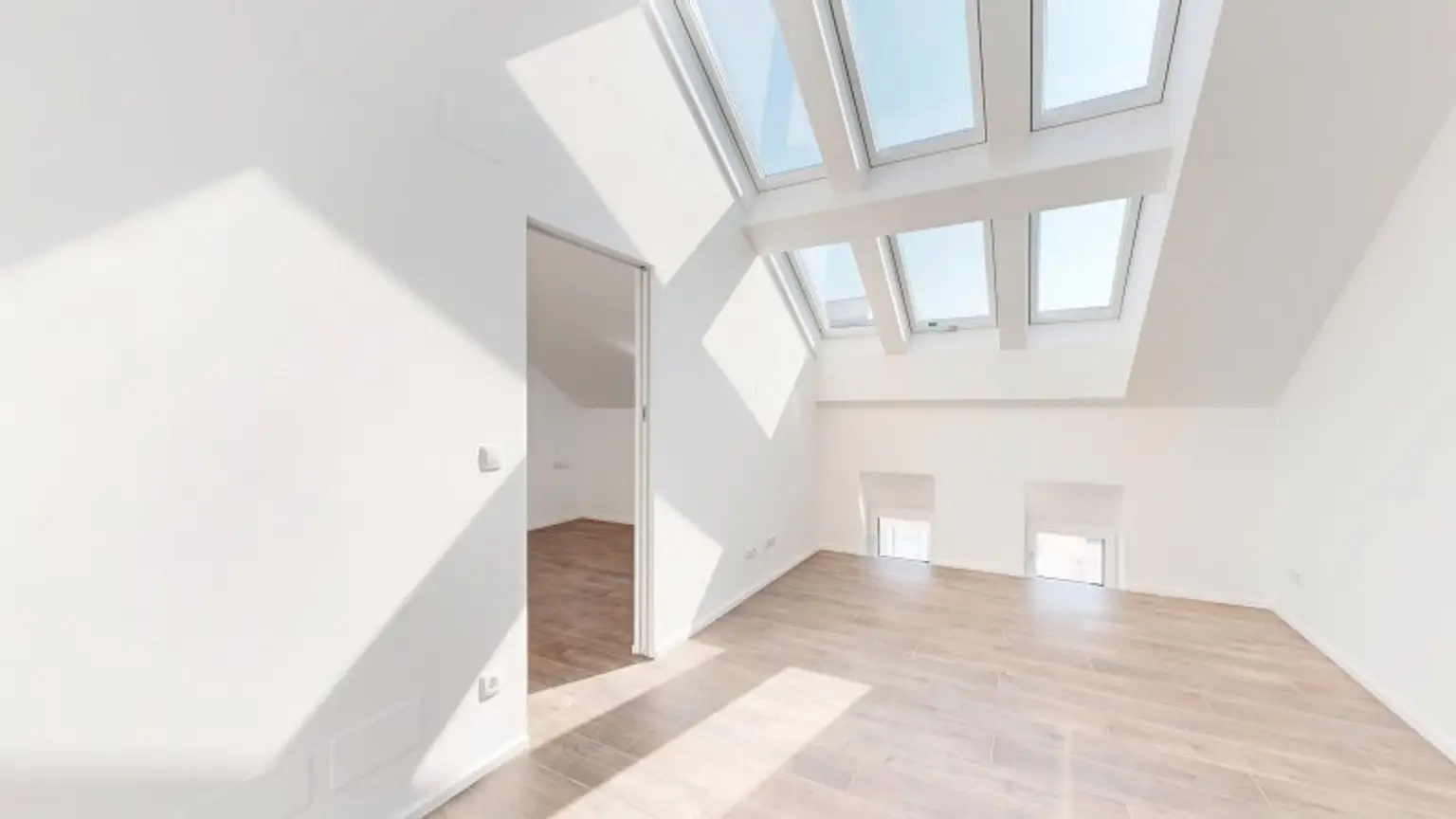 Moderne 2-Zimmer Dachgeschosswohnung | Terrasse | Klimaanlage | Nähe Café Hummel | Erstbezug