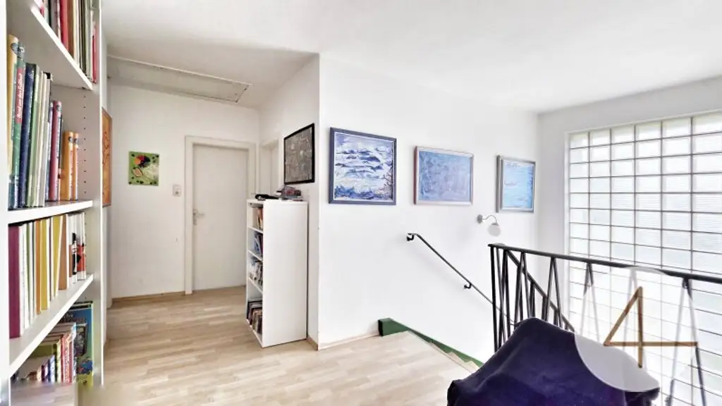 Zweifamilienhaus mit ca. 300 m² Wohnfläche