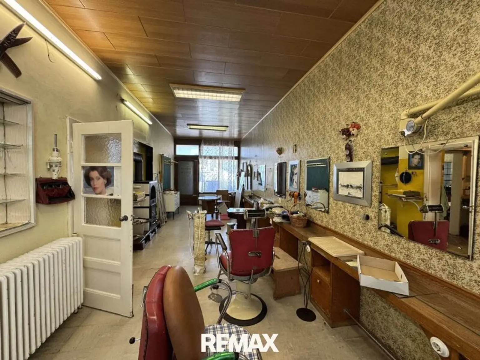 EFH 3481 Fels - Salon Damen