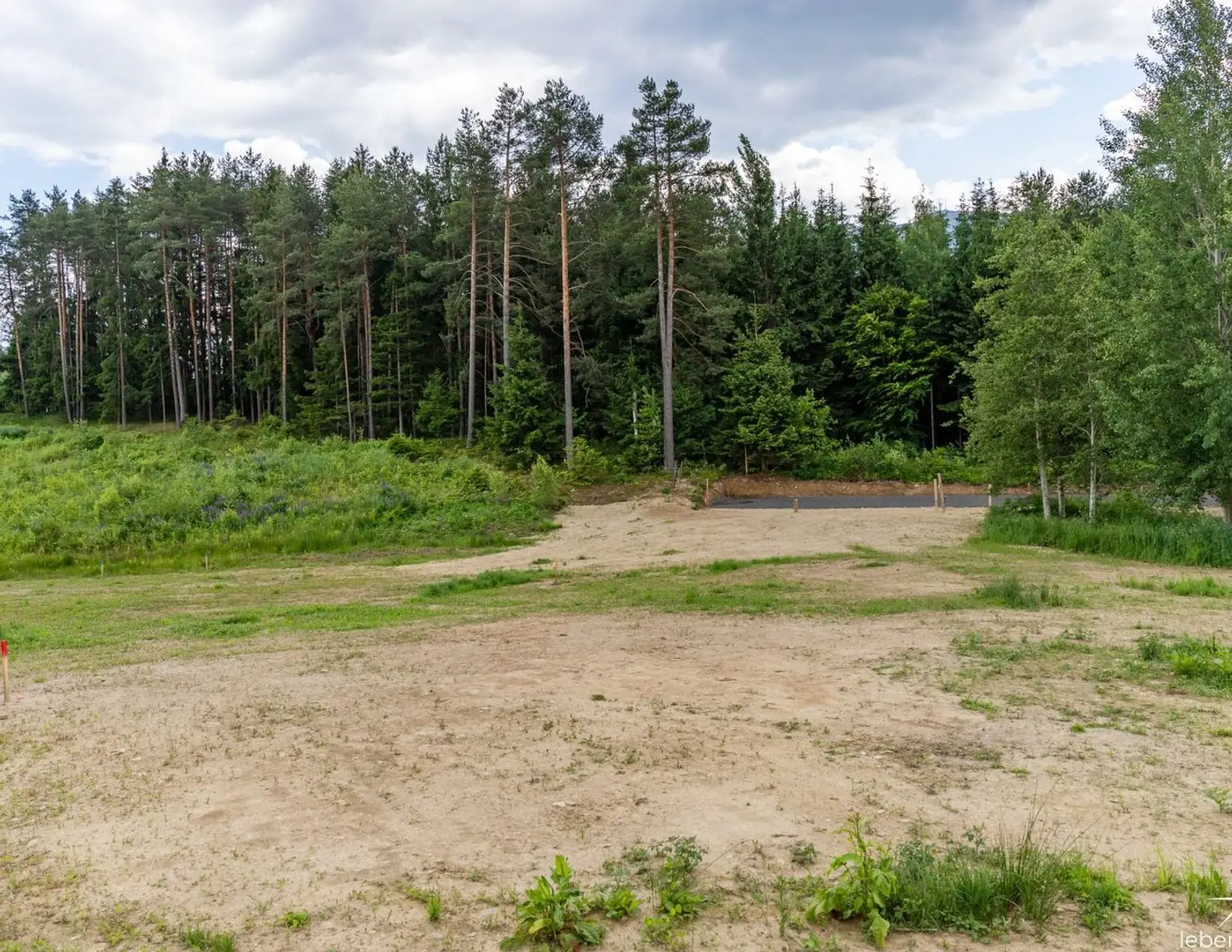 An neuer Siedlung angrenzend. Alleinlage mit Seeblick und Wald - Seeboden/Lurnbichl.