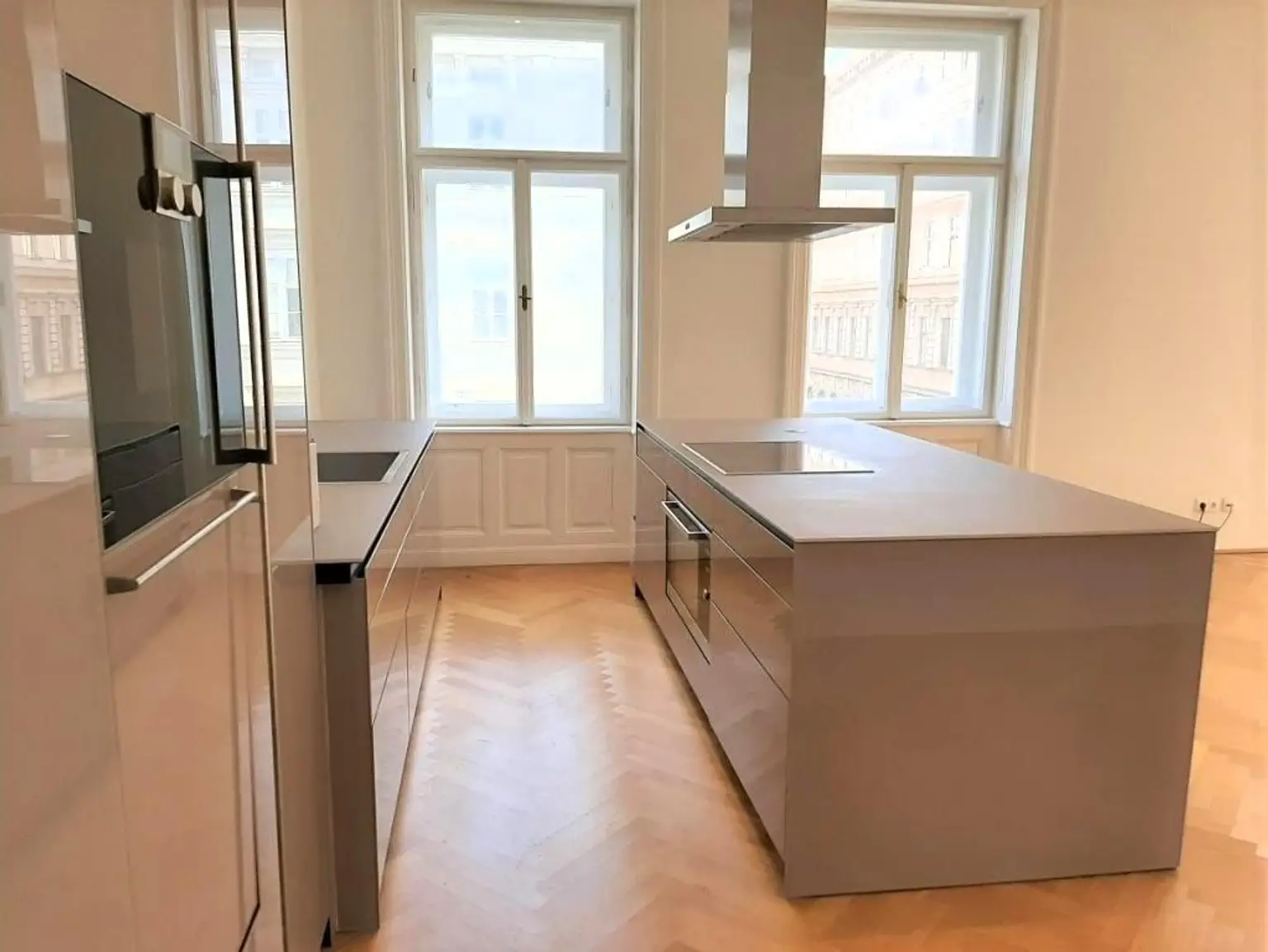 Büro - LOFTARTIG - sonnig - zentral - U1 - TOP AUSSTATTUNG - TOP Gebäude