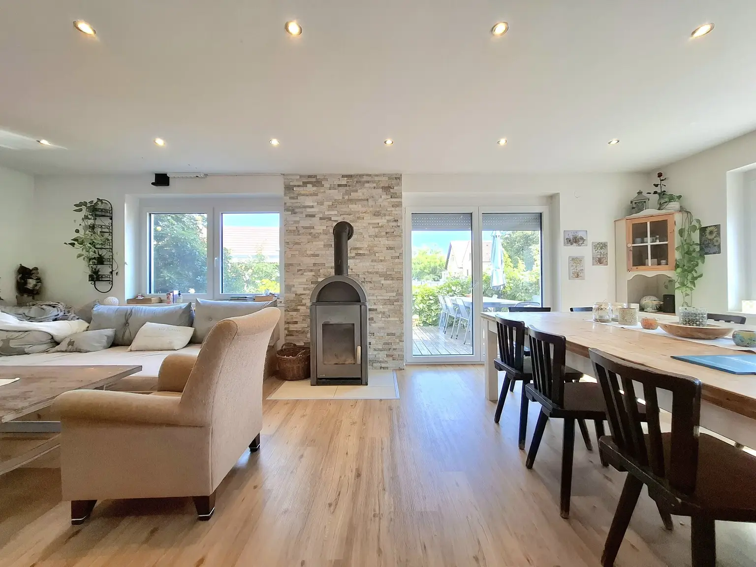 Vielseitig nutzbare Liegenschaft mit ausreichend Platz und herrlichem Blick auf die Hohe Wand