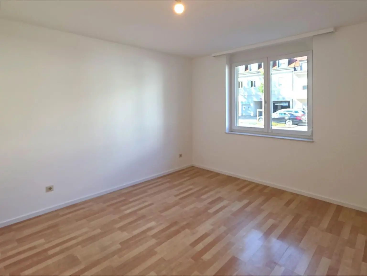 7 2000 ETW Schlafzimmer
