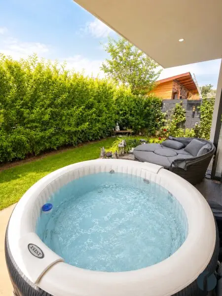 Terrasse mit Whirlpool