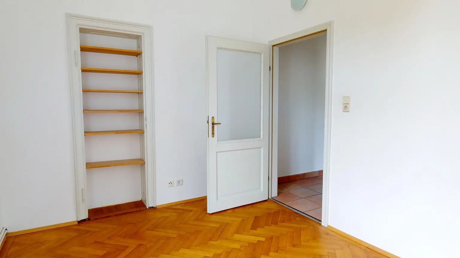 Wolfersberggasse: Entzückende kompakte 1 1/2-Zimmerwohnung mit Veranda - gute Verkehrsanbindung