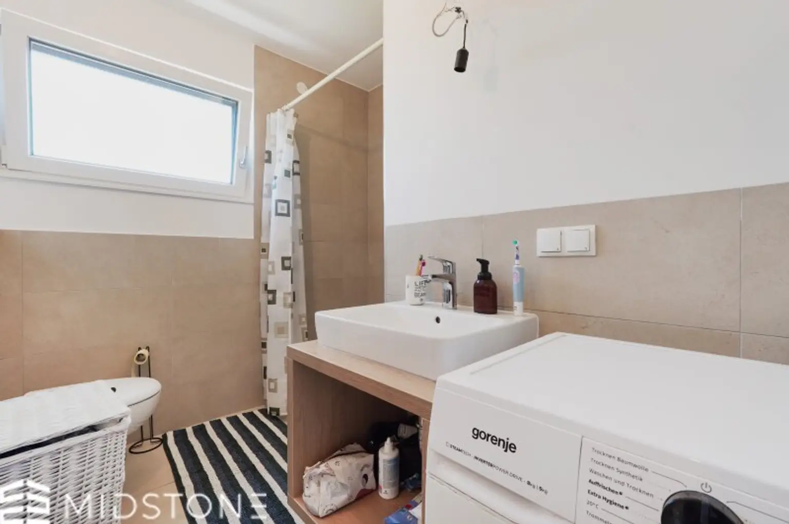 *Neuwertige 4-Zimmer-Maisonette* Familienidylle mit Dachterrasse & Parkplatz