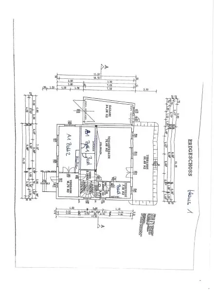 Kapitalanlage mit Potential – 2 Häuser auf Eckgrundstück mit rund 938 m² Grundstücksfläche!