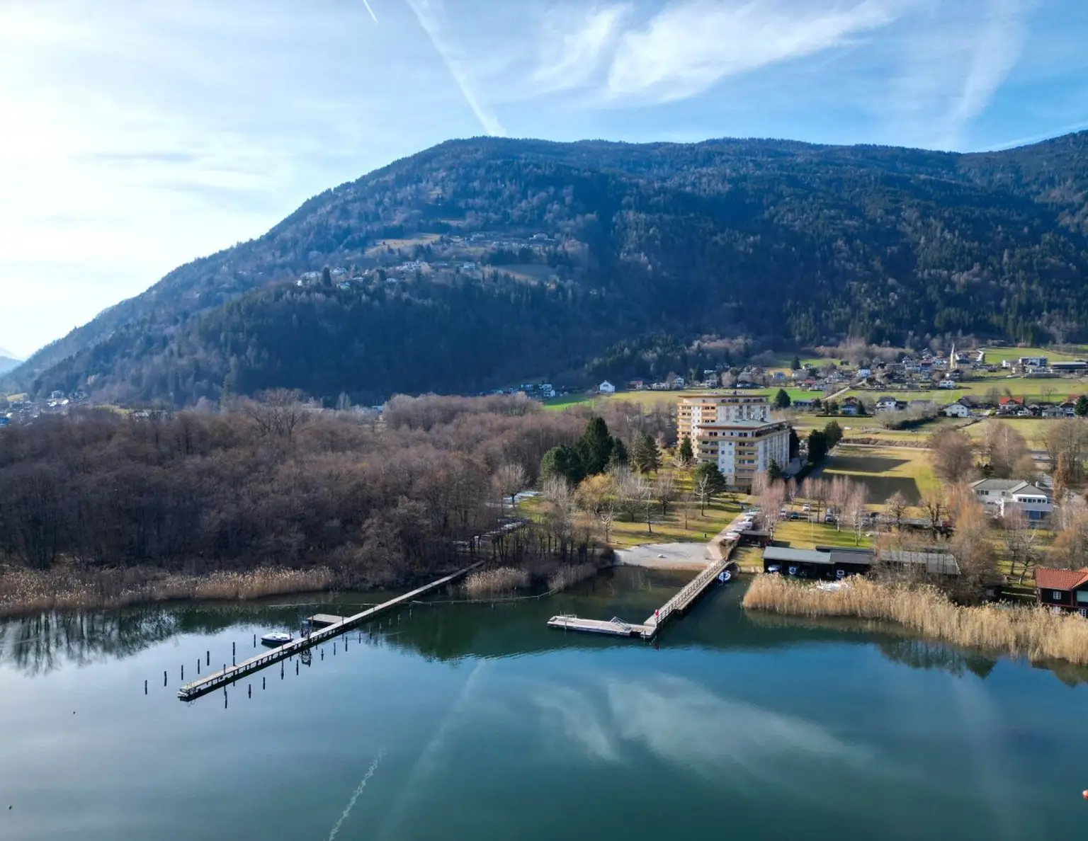 Exklusiver Erstbezug: Traumhafte Seewohnung am Ossiacher See