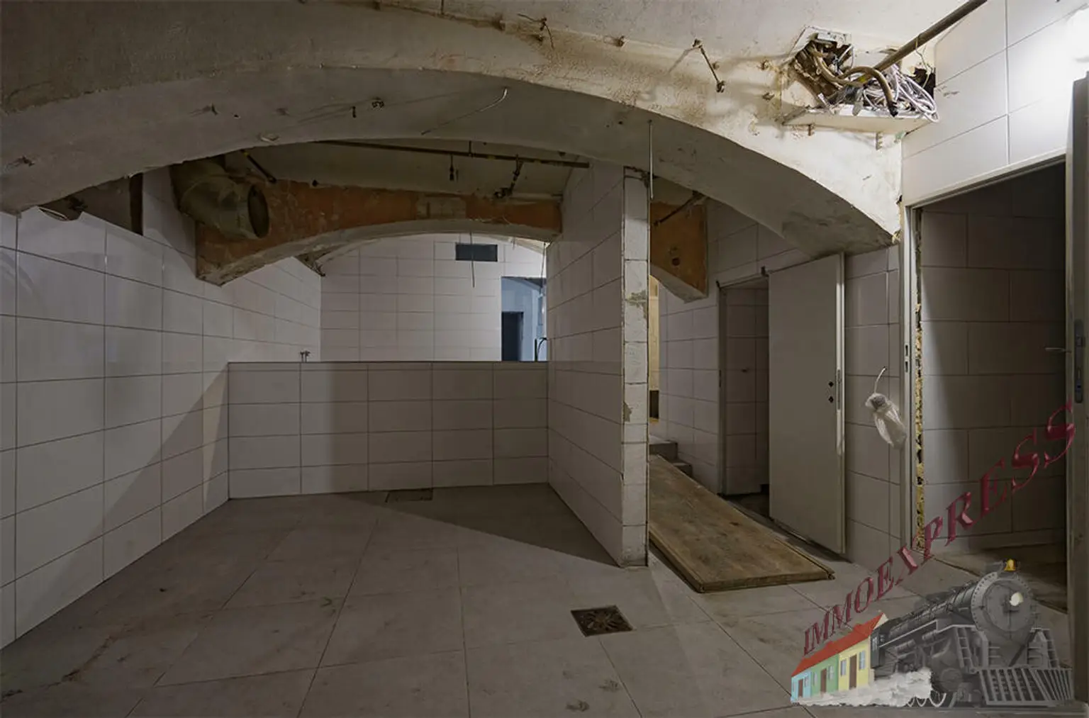 HERZGASSE nahe Quellenstraße  =  Geschäftslokal nur für LAGERZWECKE
