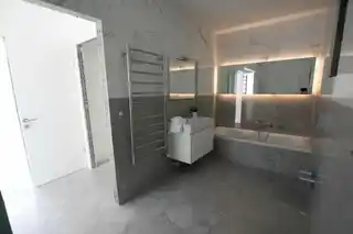 Badezimmer: KI generierte Einrichtung