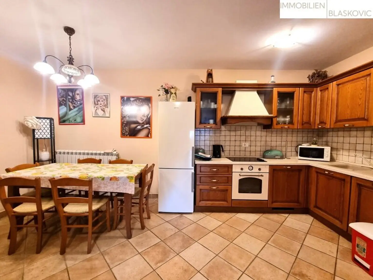 Porec Umgebung - Attraktives Steinhaus mit 2 Appartements und Pool/Wellness