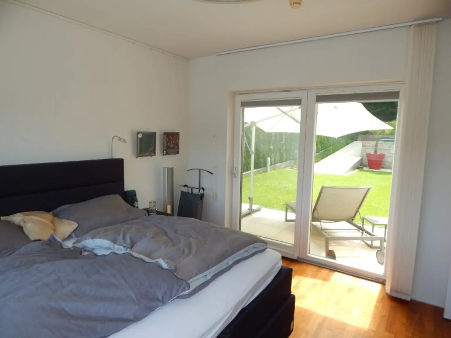 "Wohntraum" Villa mit Pool - Fernblick und direkten Zugang zum Wald