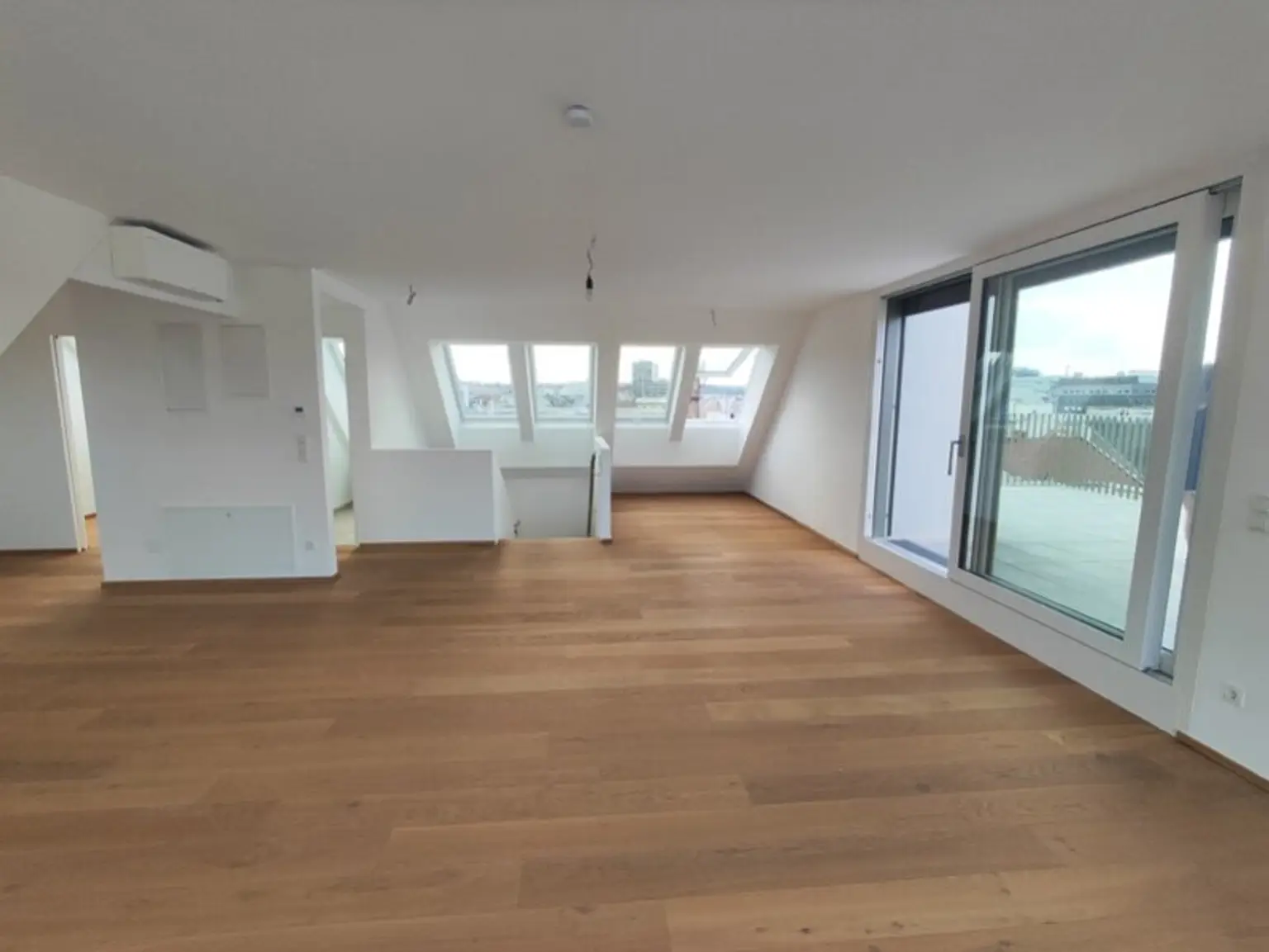 Modern wohnen in Meidling! DG-3-Zimmer-Erstbezug mit Terrasse - Top72