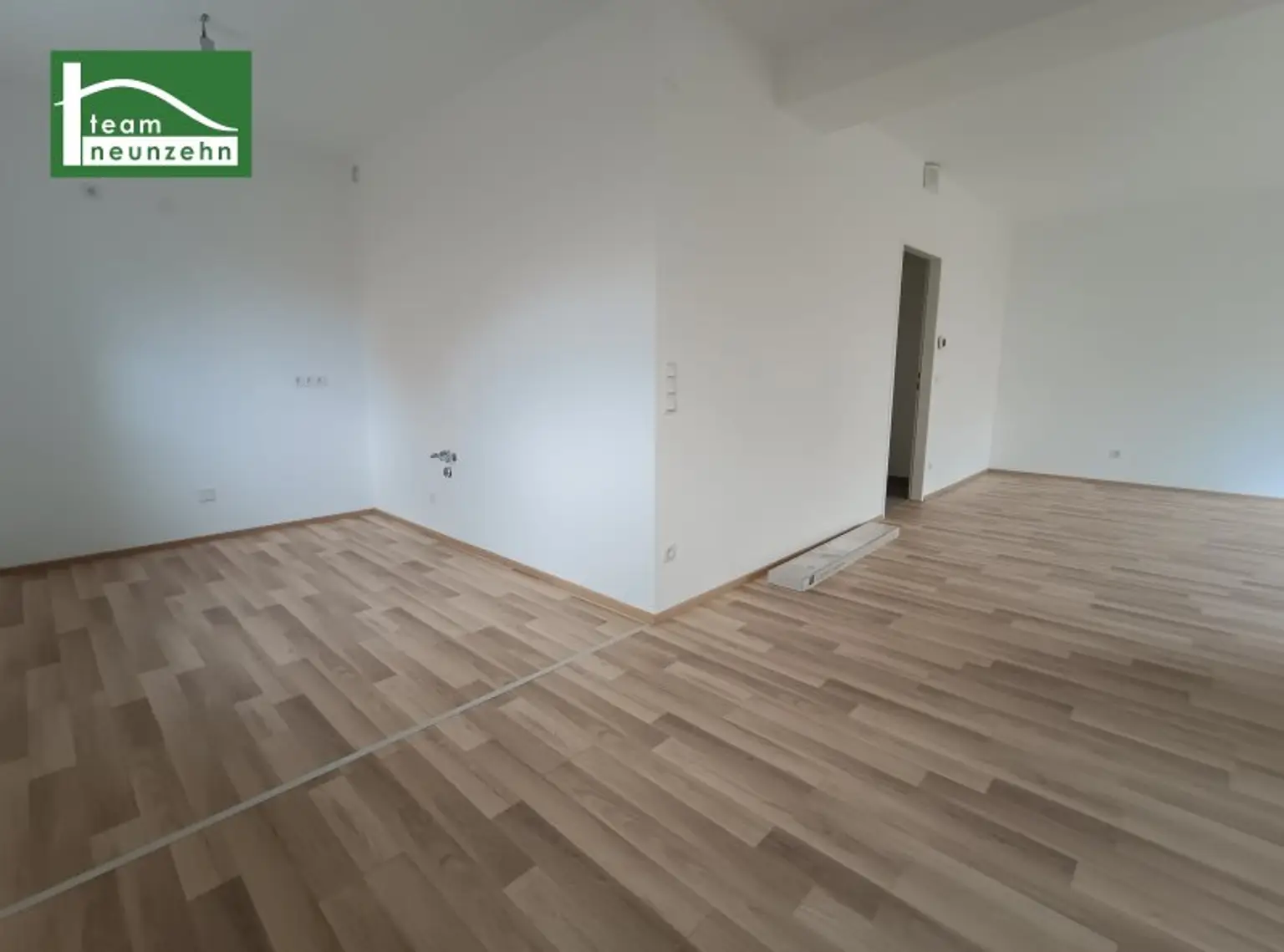 Unbefristete 2-Zimmer-Wohnung mit Eigengarten!
