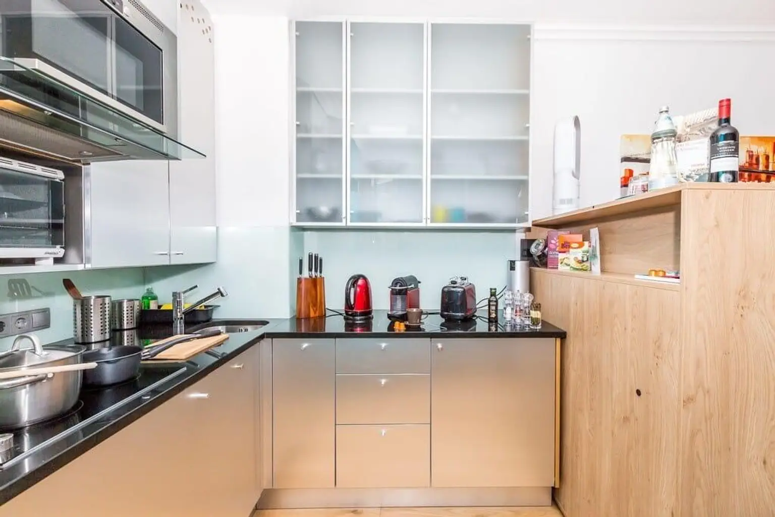 Moderne möblierte 1-Zimmerwohnung im Herzen von Wien - klein aber fein! Miete - All Inclusive!