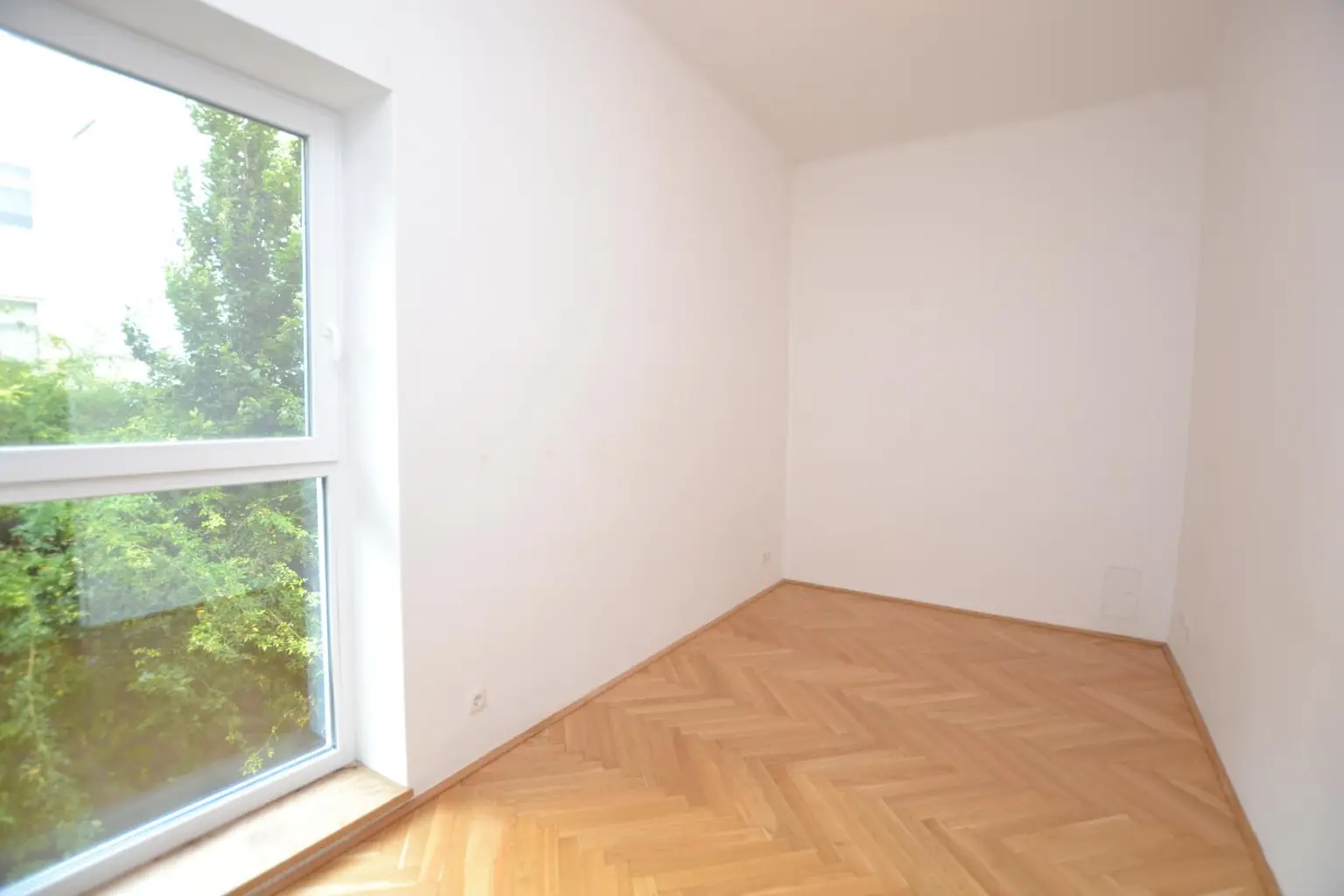 Gemütliche 2-Zimmer-Altbauwohnung mit Balkon und top Infrastruktur!