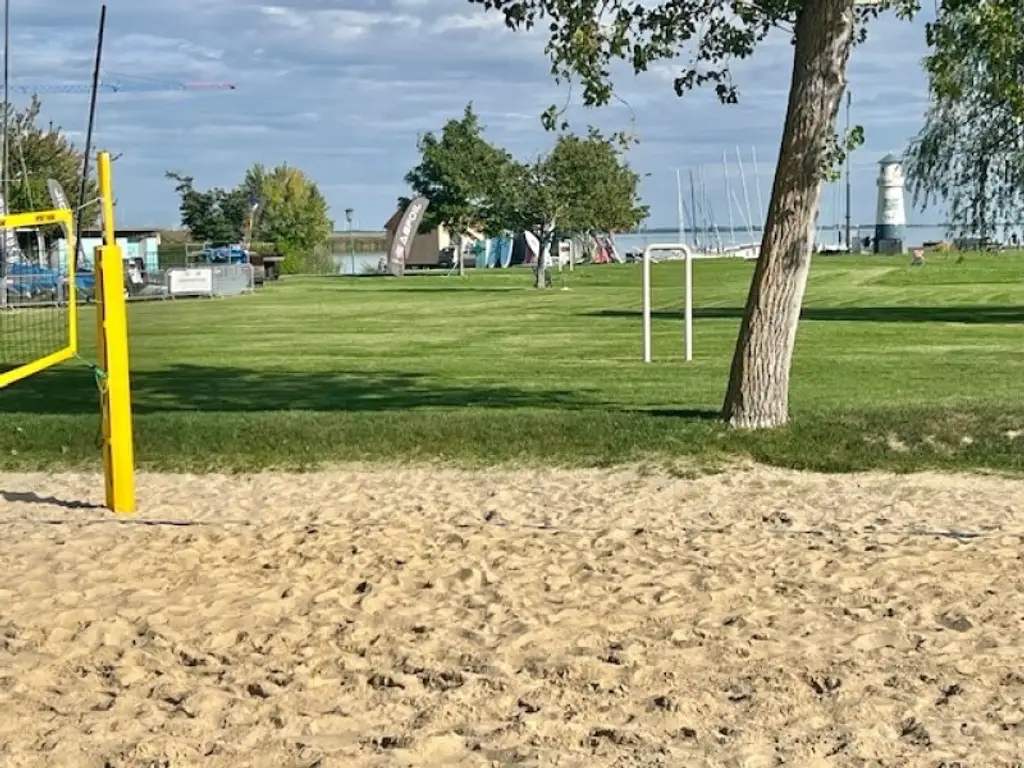 Seeblick inklusive! Bungalow mit 3 Schlafzimmern und charmantem Garten- mit Erweiterungsmöglichkeit!