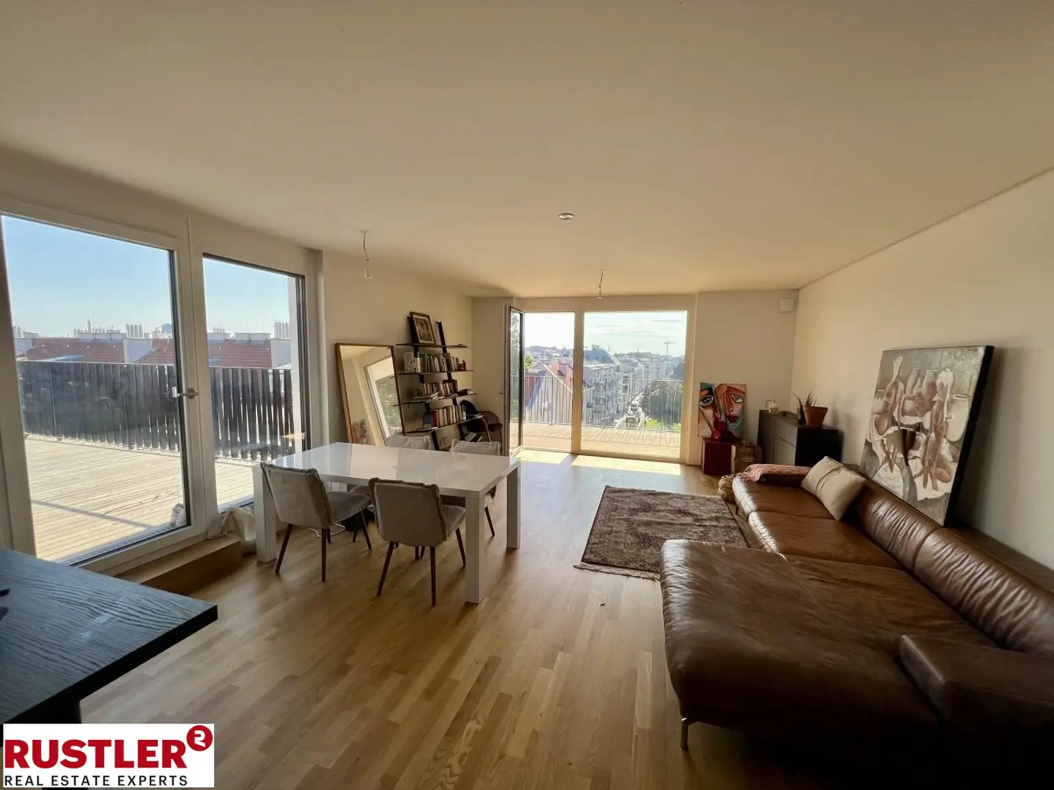 **ATTEMSGARTEN - HOCHWERTIGE 4 Zi WOHNUNG INKL. KÜCHE - 2 TERRASSEN - 2 BÄDER UND FITNESS**