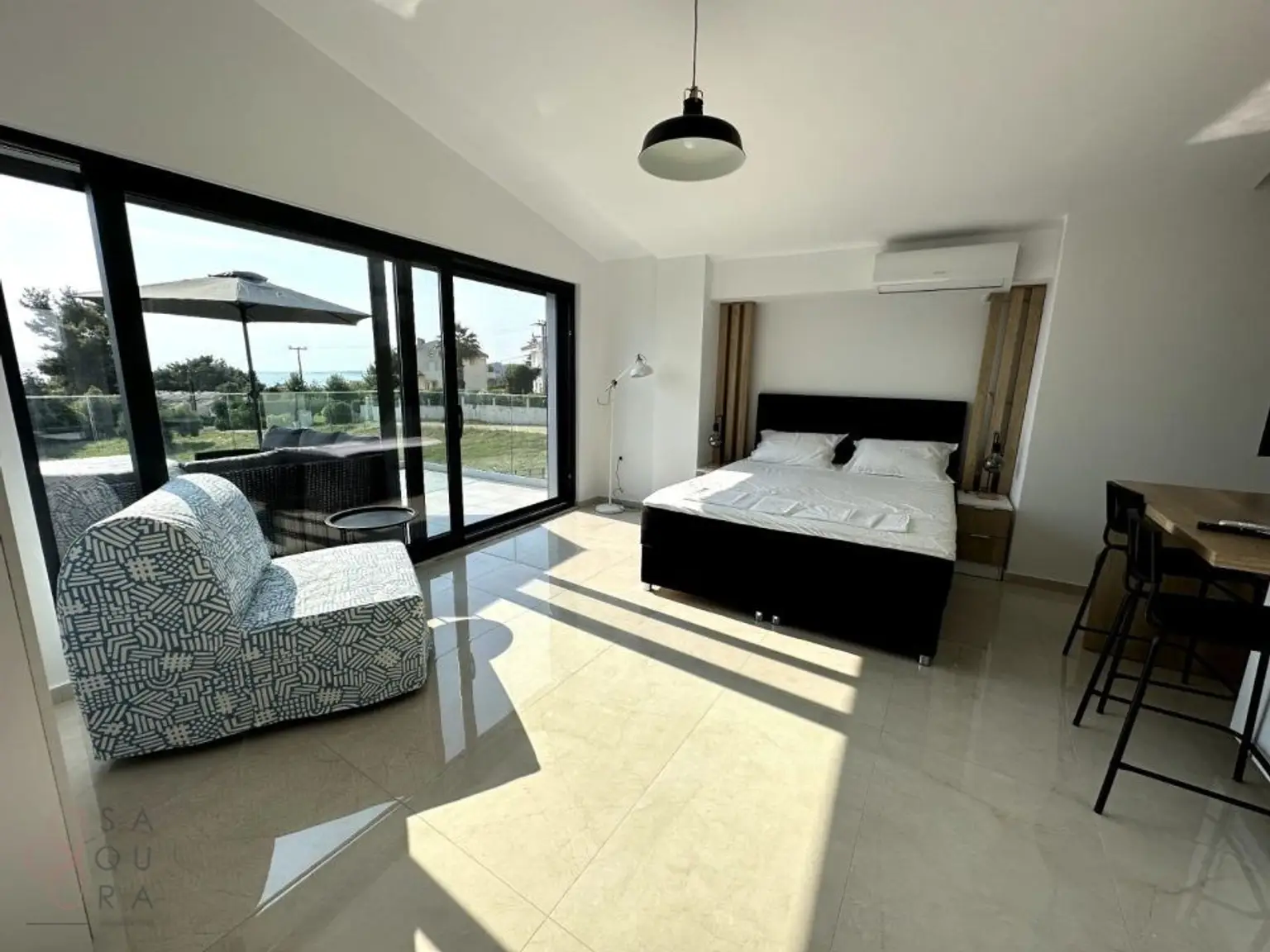 Mediterranes Luxusleben mit Meerblick – Dreistöckiges Haus mit hohem Renditepotenzial