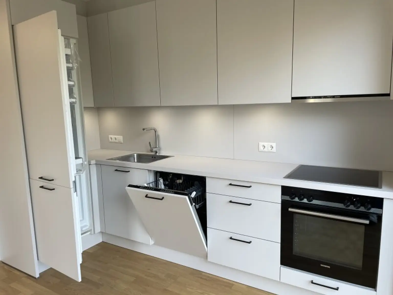 Exklusive 2-Zimmer Wohnung mit lichtdurchflutetem Wohnzimmer in absoluter Ruhelage - jetzt Anfragen!