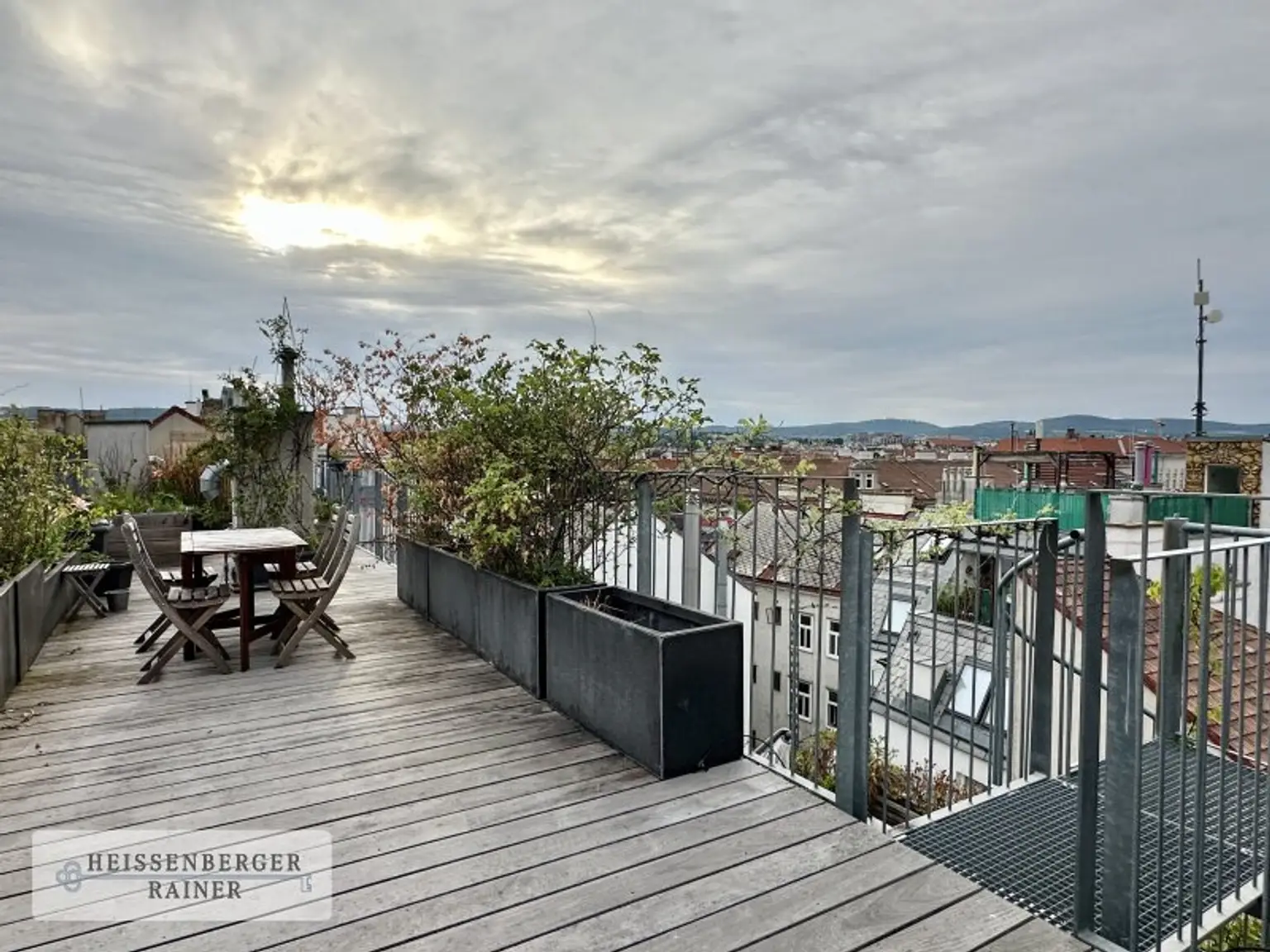 PENTHOUSE MIT TRAUMHAFTEN TERRASSEN /// PERFEKTER GRUNDRISS /// ALSER STRASSE, ELTERLEINPLATZ