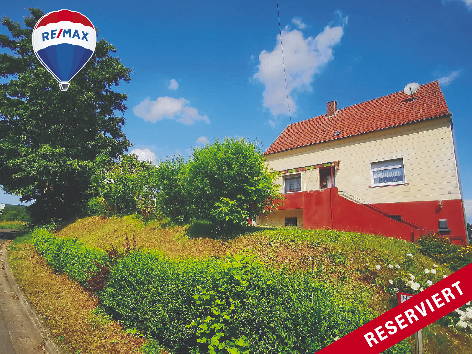 FREISTEHENDES Einfamilienhaus mit GROSSEM Grundstück in naturnaher Lage...!