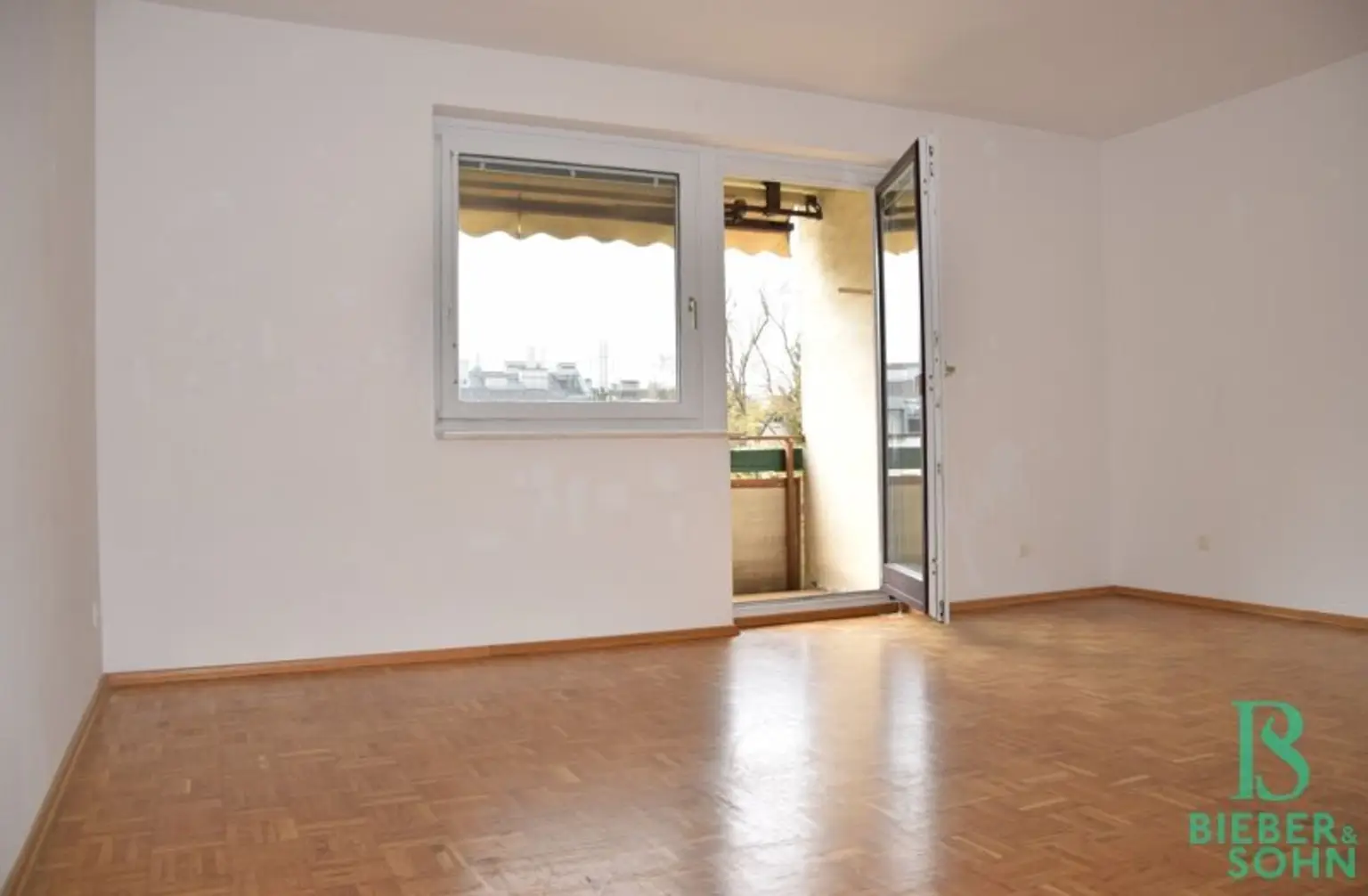 Sonnige Loggia-Wohnung mit Blick ins Grüne