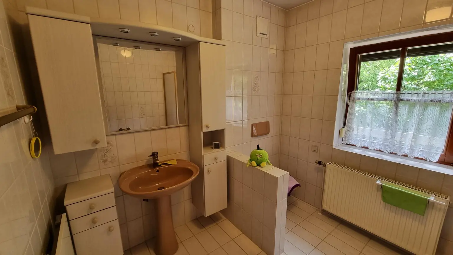 Gepflegter Bungalow mit großem Grundstück in Linsberg