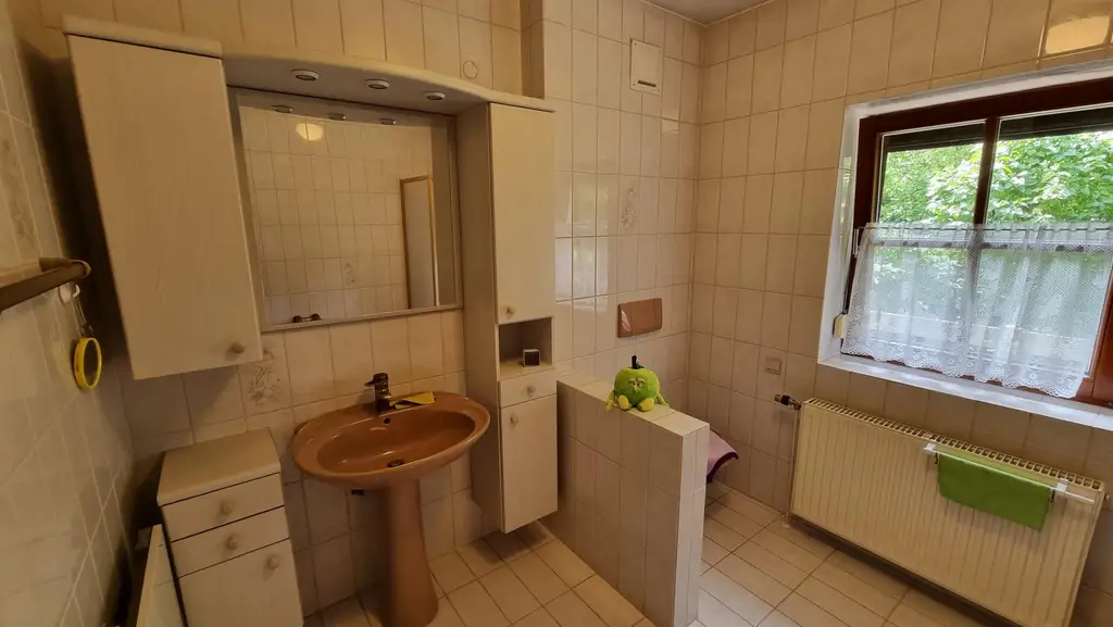 Gepflegter Bungalow mit großem Grundstück in Linsberg