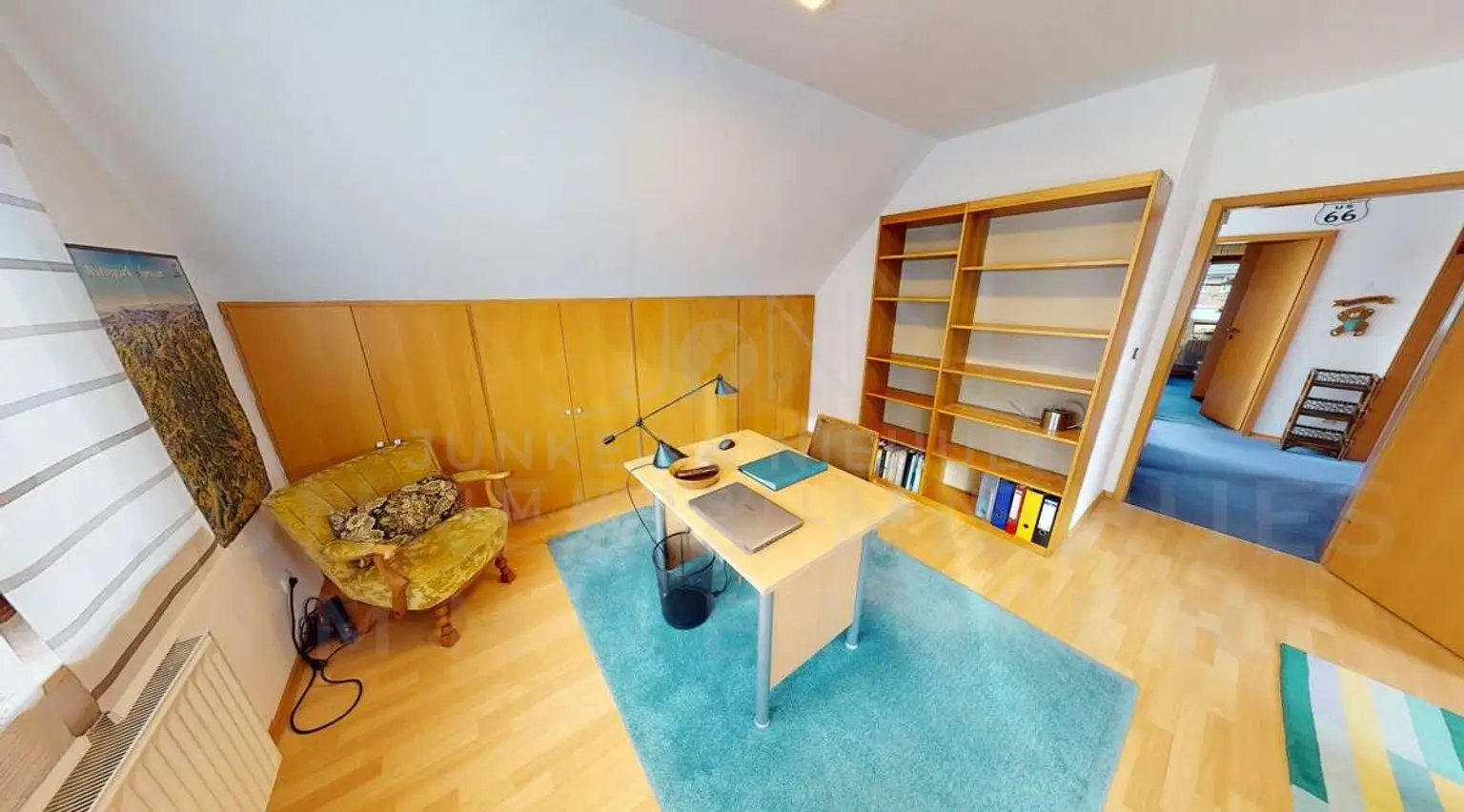 Großes Zimmer im DG
