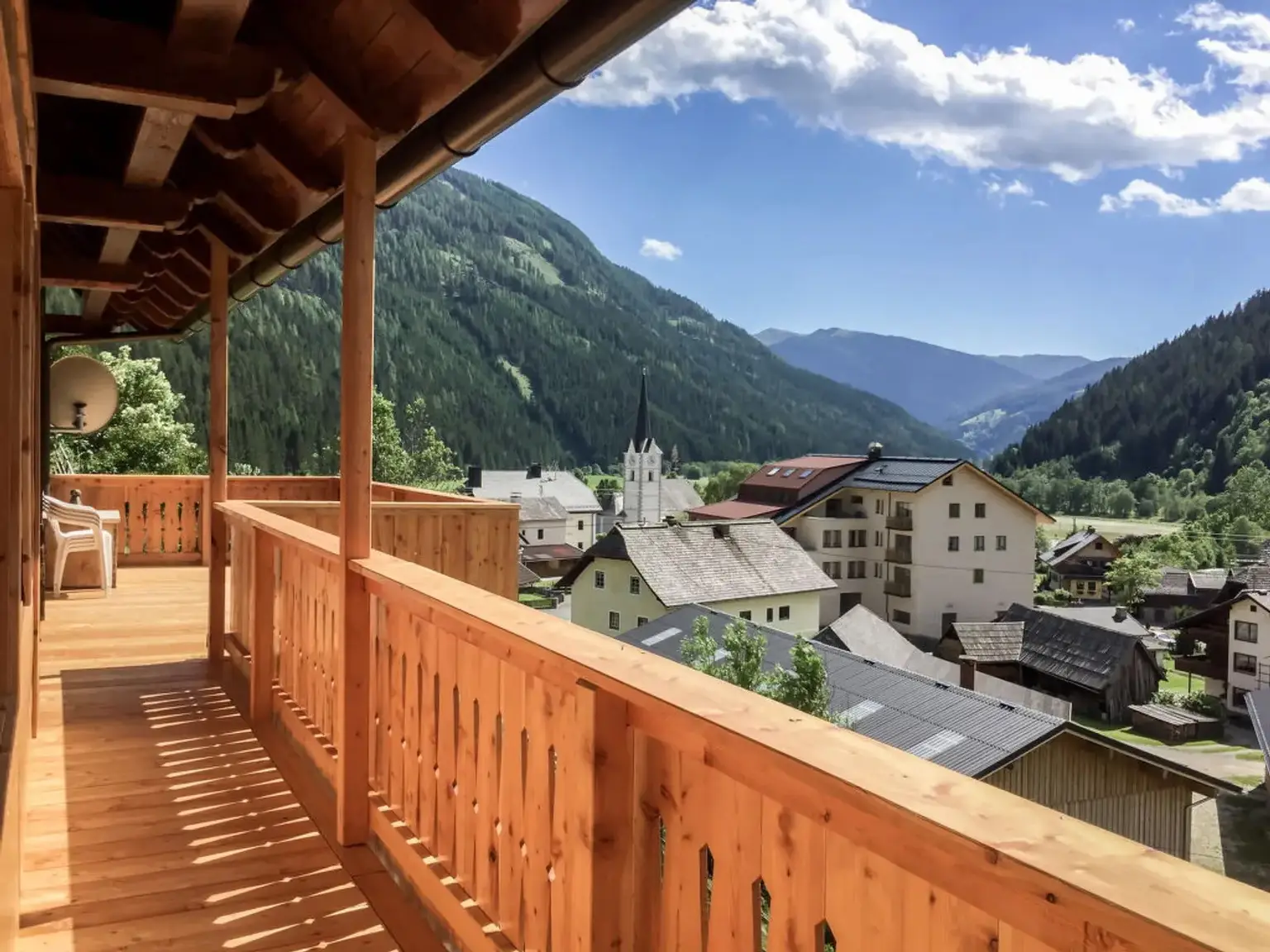 CHALET FÜR 7 – 8 PERSONEN IN KÄRNTEN MIT UNVERBUNDENER AUSSICHT In der Nähe der Ski- und Wandergebiete Bad Kleinkirchheim & Turracher Höhe!