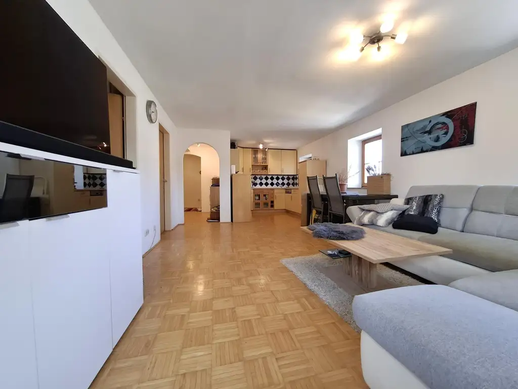 Nette 2.Zi.-Wohnung mit großem Balkon