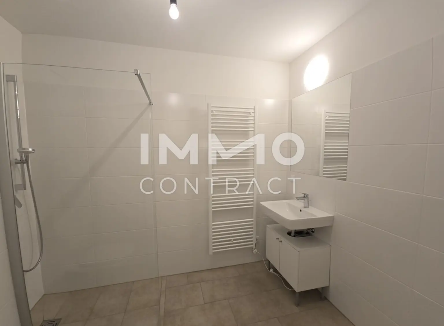 Neuwertige - geförderte 2 Zimmer Wohnung  mit Balkon in zentraler Lage - Idlhofgasse 70 - Top 32